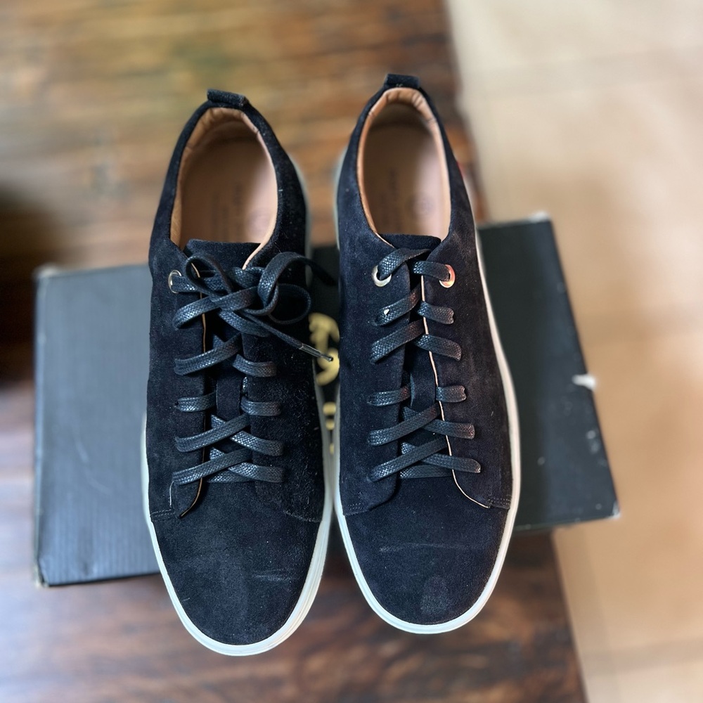 Marc Joseph New York New in Box Sneakers